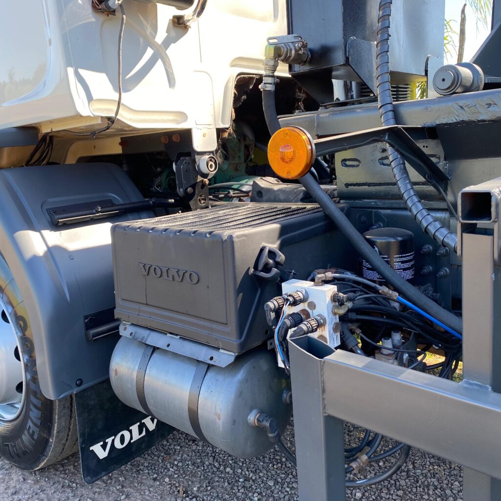 VOLVO VM 330 6X4 TRAÇADO 2013 05