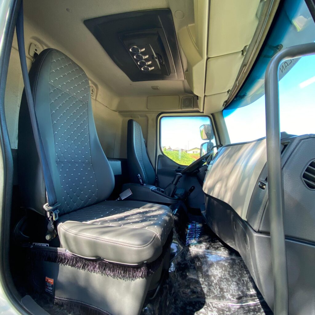 VOLVO VM 330 6X4 TRAÇADO 2013 14