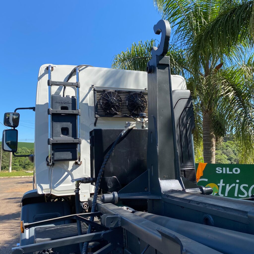 VOLVO VM 330 6X4 TRAÇADO 2013 20