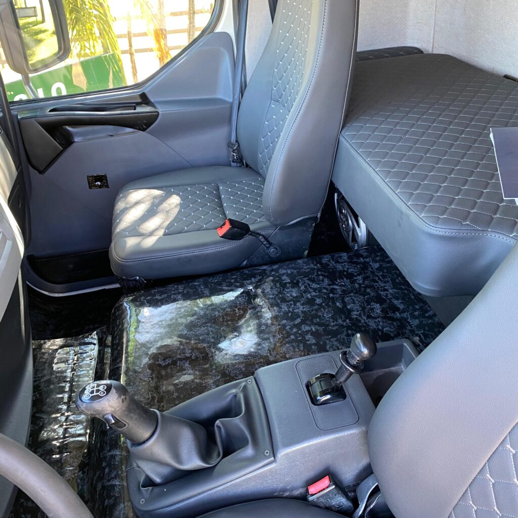 VOLVO VM 330 6X4 TRAÇADO 2013 21