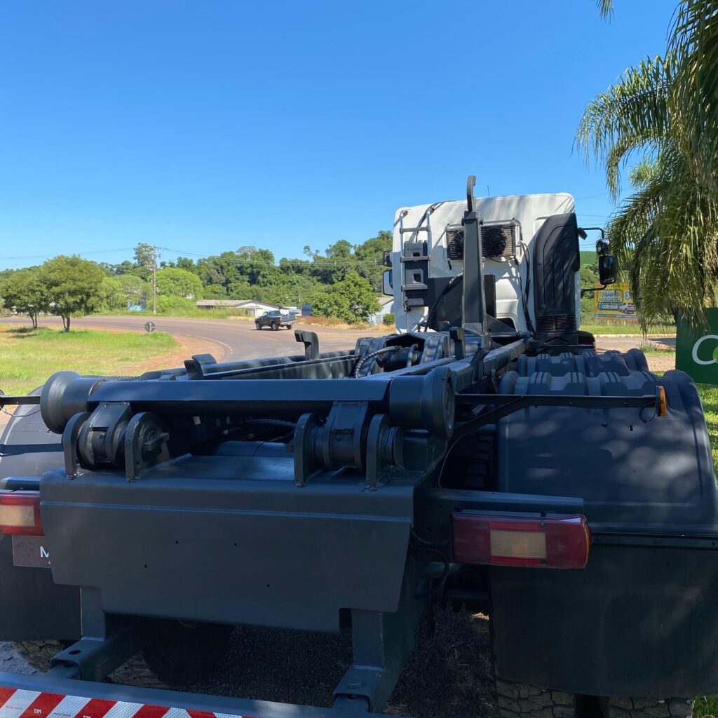 VOLVO VM 330 6X4 TRAÇADO 2013 22
