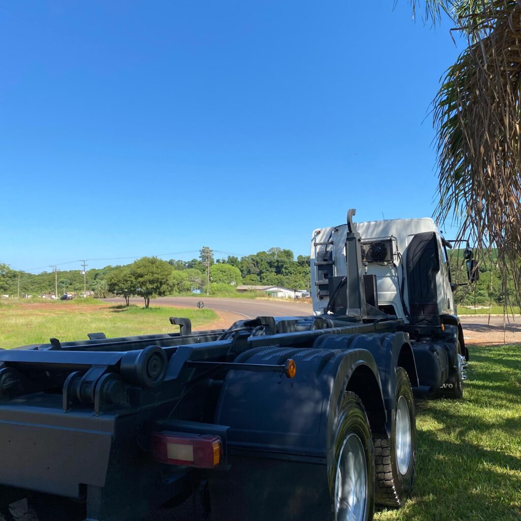 VOLVO VM 330 6X4 TRAÇADO 2013 23