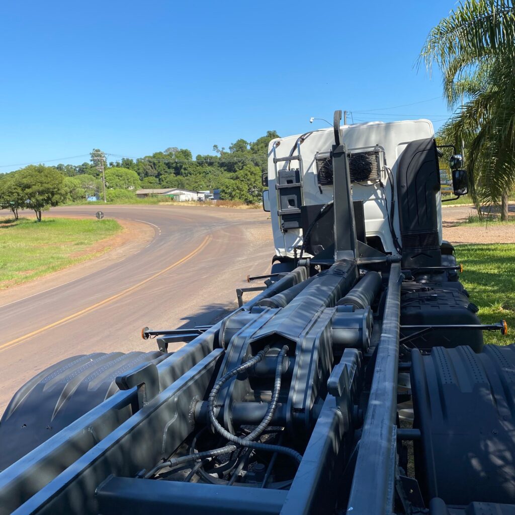 VOLVO VM 330 6X4 TRAÇADO 2013 24