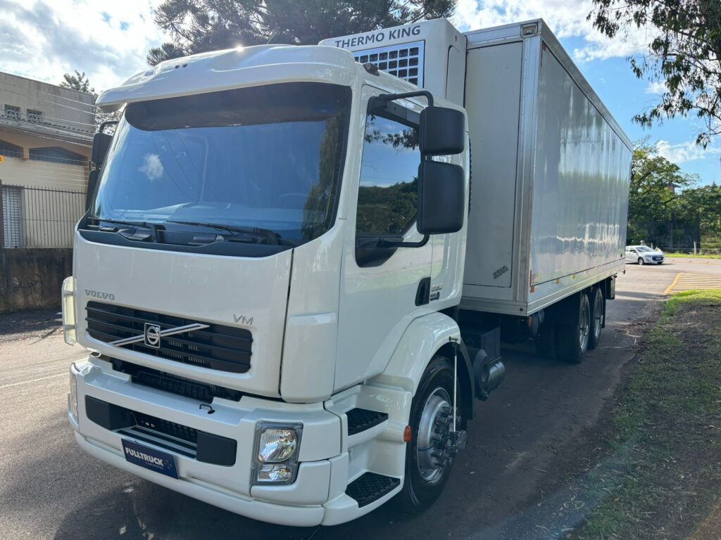 VOLVO VM 260 6X2R 01