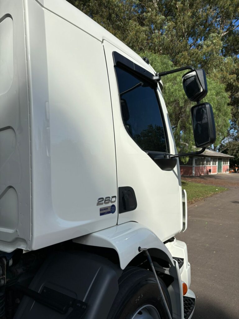 VOLVO VM 260 6X2R 05
