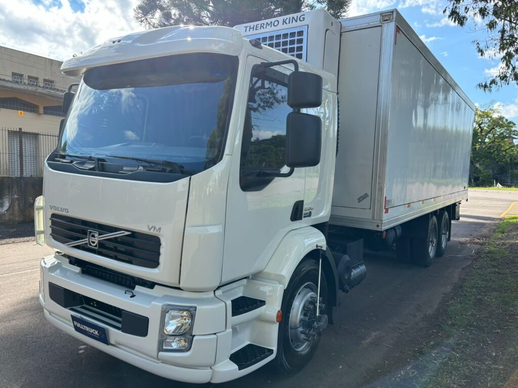VOLVO VM 260 6X2R 09