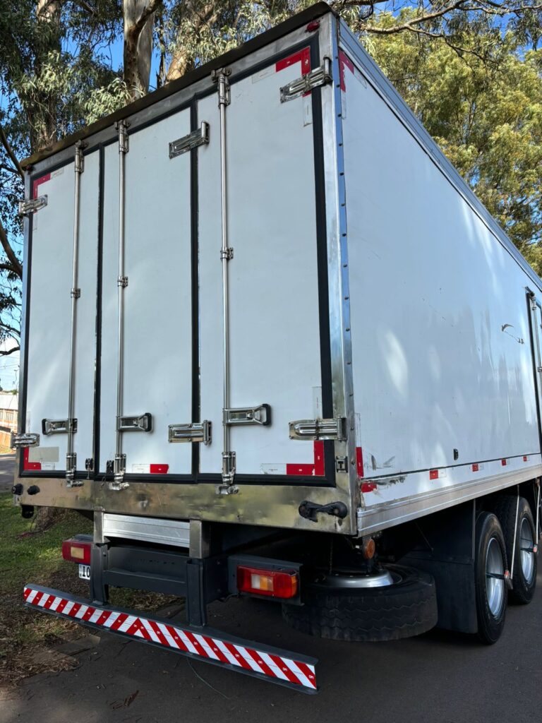 VOLVO VM 260 6X2R 14