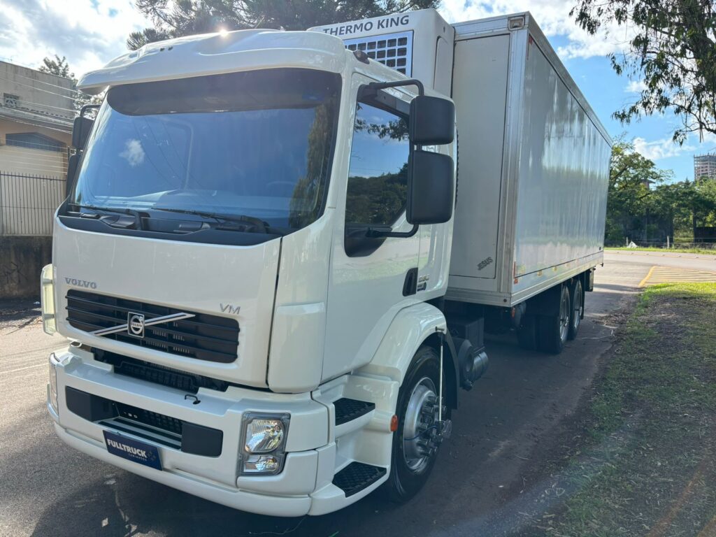 VOLVO VM 260 6X2R 15