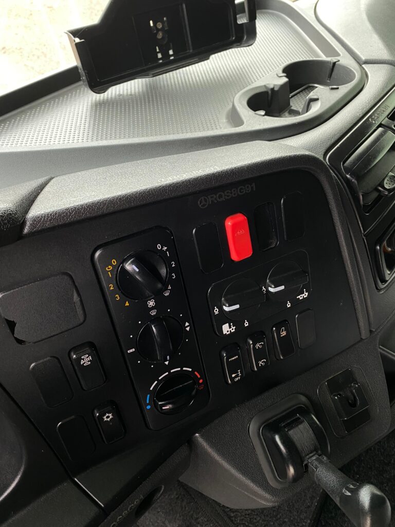 MB ATEGO 3030 06