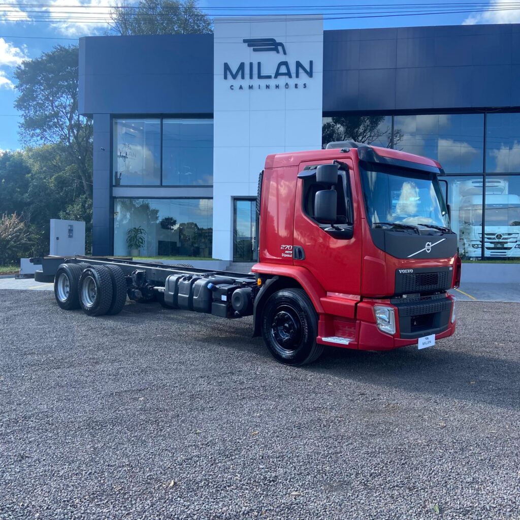 - AR CONDICIONADO 
-DIRECAO HIDRAULICA 
-COMPUTADOR D BORDO 
-CAMBIO AUTOMATICO I-SHIFT 
- PLANO OURO VOLVO 
-UNICO DONO