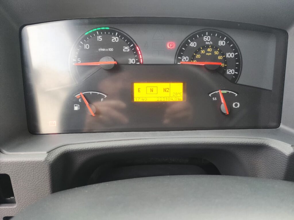 65cc8140-b5b5-46f9-a046-5861863db1ef